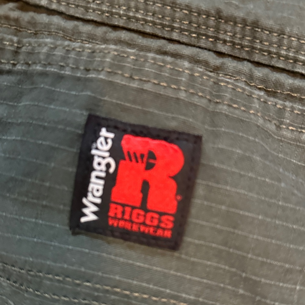 Wrangler Men's Dark Green Cargo Pants - Picture 7 of 9